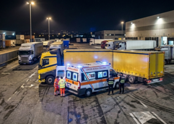 Muore investita dalla motrice di un camion in manovra mentre lavorava a Tezze sul Brenta