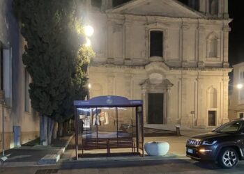 Pensilina in faccia al Duomo: possibile un simile sfregio? “Ma nessuno controlla?”