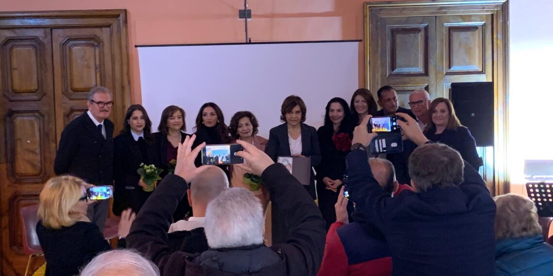 Il Premio “GenerAzioni di Donna” conferito al Prefetto di Vibo Valentia Anna Aurora Colosimo (VIDEO)
