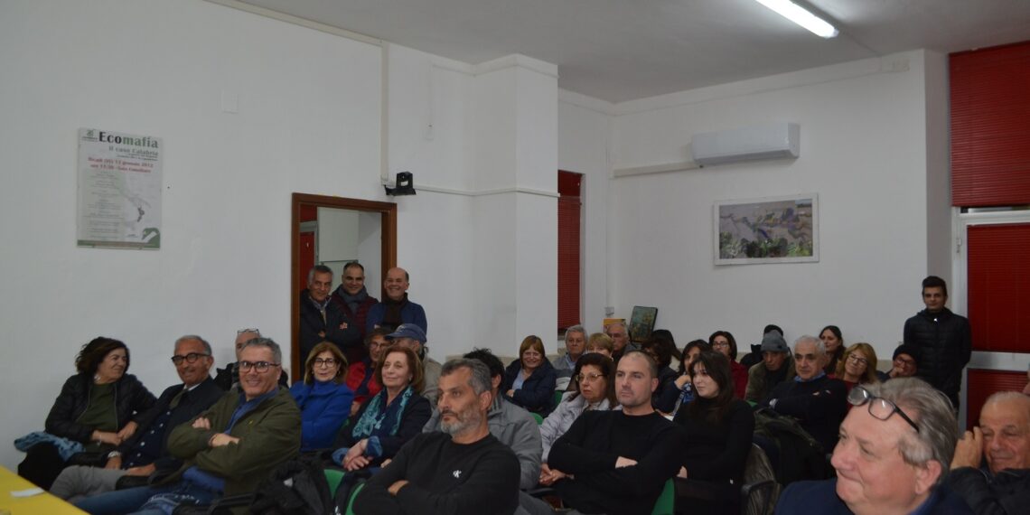 Dalla Calabria al buco nero al centro della Via Lattea: come fotografare l’invisibile