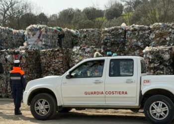 Traffico di rifiuti dalla Calabria in Grecia, sequestrato lo stabilimanto di Tarsia e dirigenti regionali indagati