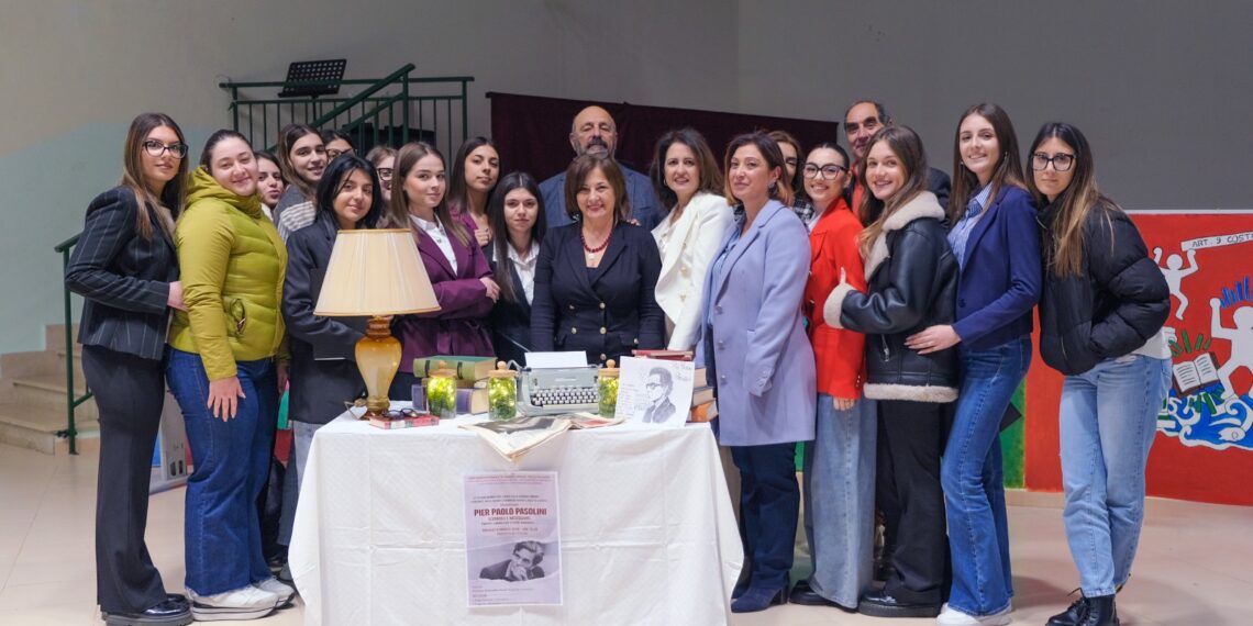 Dallo studio di Pasolini una nuova forma di consapevolezza critica ai liceali di Mesoraca