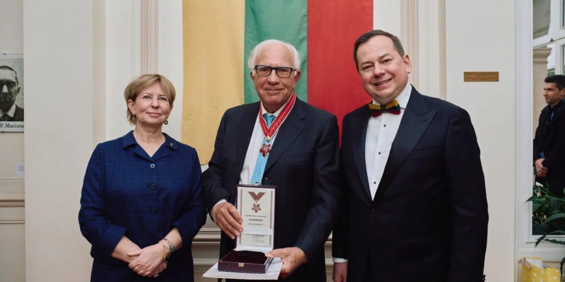 La Lituania conferisce al prof. Franco Borruto la “Stella della Diplomazia Lituana”