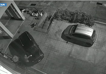 Arrestato dalla Polizia l’uomo che aveva dato fuoco ad un’auto a Palmi