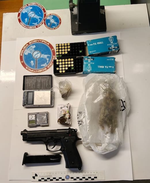 gizzeria maxi carico hashish sulla spiaggia sequestrati 38 chili droga 2