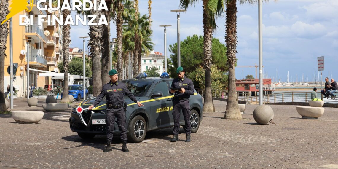 20 indagati per corruzione negli appalti pubblici, perquisizioni negli uffici della Provincia e del Comune di Crotone (VIDEO)
