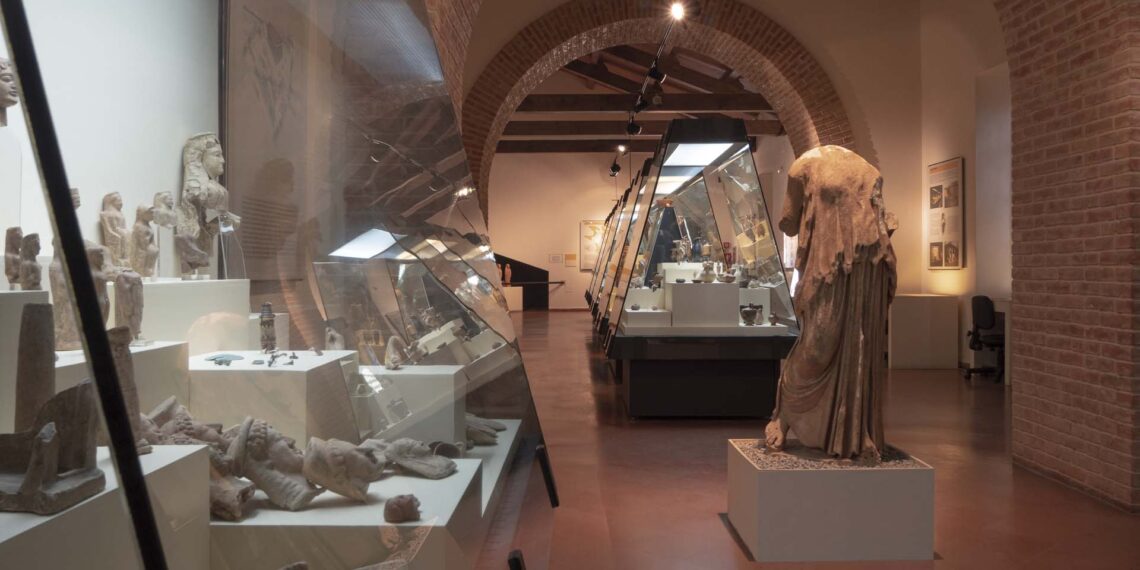 Tagliare la cultura è tagliare la democrazia: a Vibo Valentia porte chiuse alla memoria e Stato assente