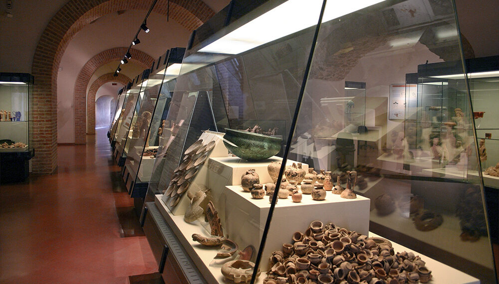 Tagliare la cultura è tagliare la democrazia: a Vibo Valentia porte chiuse alla memoria e Stato assente