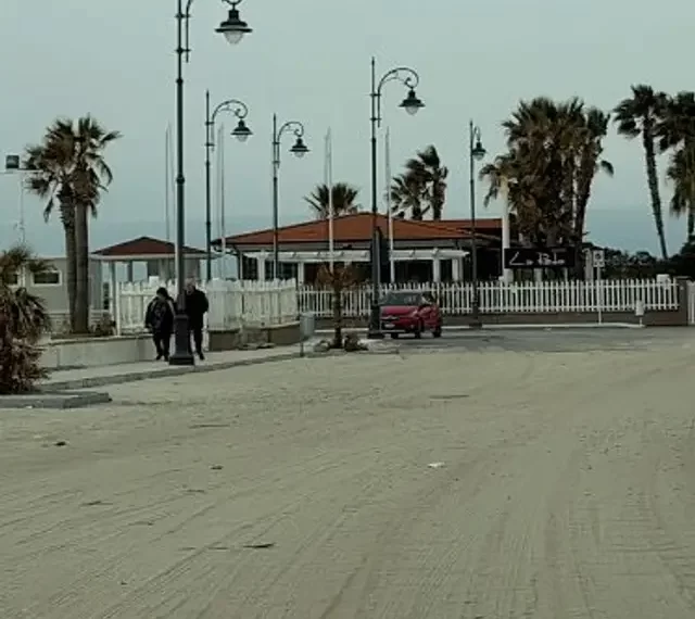 Vibo Marina invasa dalla sabbia da troppo tempo…  nessuno è intervenuto e il danno si è moltiplicato!
