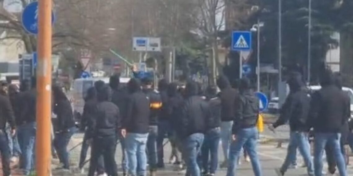 A Cesena duro scontro tra tifoserie prima della partita con il Catanzaro (VIDEO)