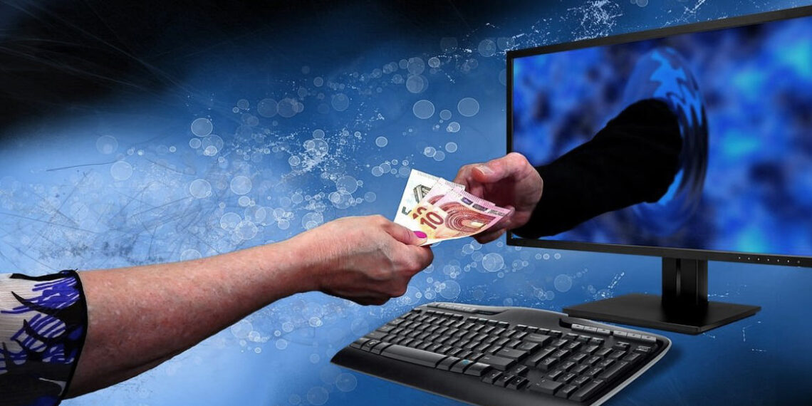 Truffavano i clienti facendosi pagare in anticipo per mezzi agricoli usati mai consegnati