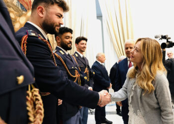 La premier Meloni riceve una rappresentanza della Polizia di Stato per il 174°anniversario (VIDEO) 4 La premier Meloni riceve una rappresentanza della Polizia di Stato per il 174°anniversario (VIDEO)