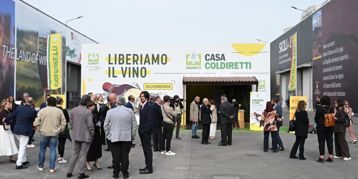 Coldiretti Calabria, Vinitaly 2026: liberare il vino significa dare futuro anche alla viticoltura calabrese