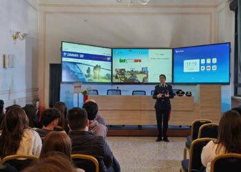 A Reggio Calabria, i Carabinieri tra i giovani con il cane antidroga “Manco”