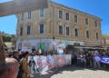 Tropea in piazza per difendere l’ospedale. Un corteo con la presenza di sindaci e studenti (VIDEO)