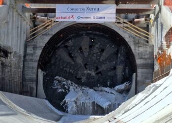 Finito lo scavo di una galleria per l’alta velocita nel meridione