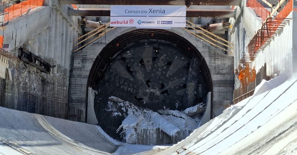 Finito lo scavo di una galleria per l'alta velocita nel meridione 1 Finito lo scavo di una galleria per l’alta velocita nel meridione