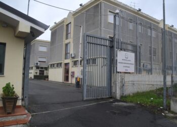 Cercava di far entrare cocaina nel carcere di Crotone: denunciata
