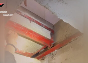 I Carabinieri scoprono un bunker nella Piana di Gioia Tauro (VIDEO) 7 I Carabinieri scoprono un bunker nella Piana di Gioia Tauro (VIDEO)