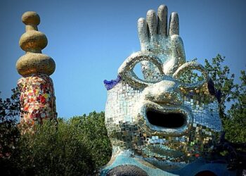 Il Giardino dei Tarocchi in Maremma: dove l’arte diventa sogno e il sogno prende forma