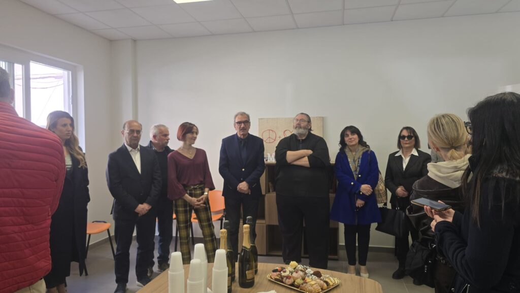 Inaugurato il Centro per la Famiglia: presenti autorità, associazioni e numerosi cittadini (VIDEO) 4 inaugurazione centro per le famiglie vibo valentia 2