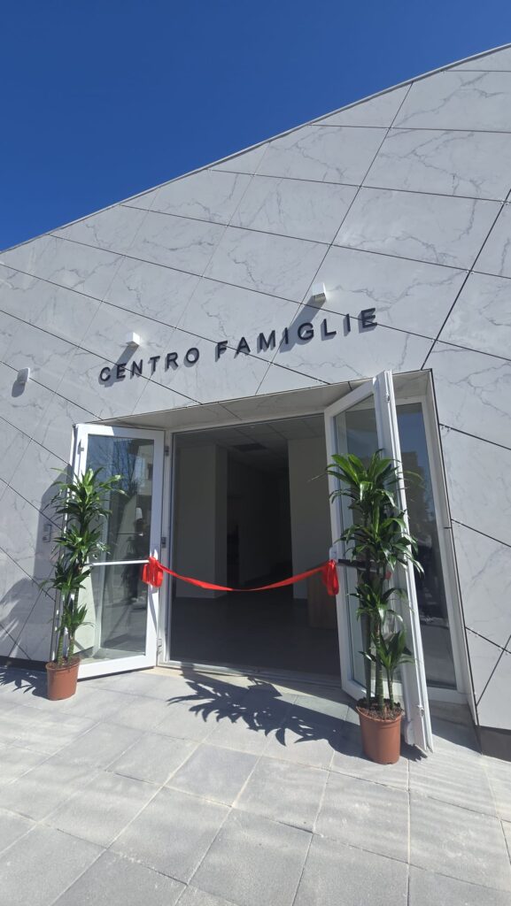 Inaugurato il Centro per la Famiglia: presenti autorità, associazioni e numerosi cittadini (VIDEO) 2 inaugurazione centro per le famiglie vibo valentia 3