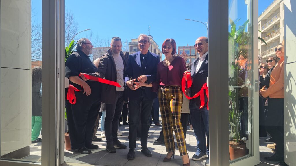 Inaugurato il Centro per la Famiglia: presenti autorità, associazioni e numerosi cittadini (VIDEO) 3 inaugurazione centro per le famiglie vibo valentia 4