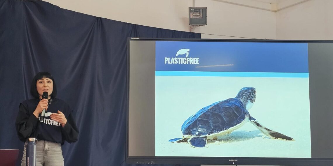 Gioia Tauro celebra l’Earth Day: studenti protagonisti del cleanup promosso da Plastic Free