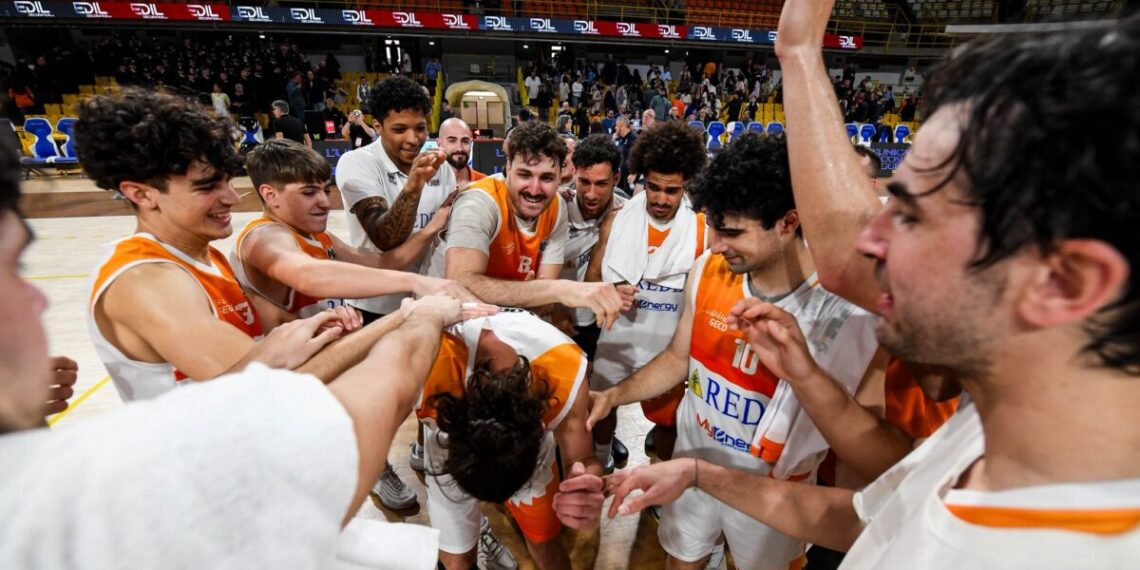 Basket, ultima gara casalinga della regular season con vittoria convincente per la Viola Reggio Calabria (VIDEO)