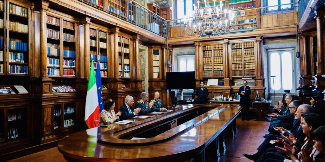 Sottoscritto il protocollo d’intesa fra la presidenza del Consiglio dei Ministri e la Guardia di finanza 1 Sottoscritto il protocollo d’intesa fra la presidenza del Consiglio dei Ministri e la Guardia di finanza