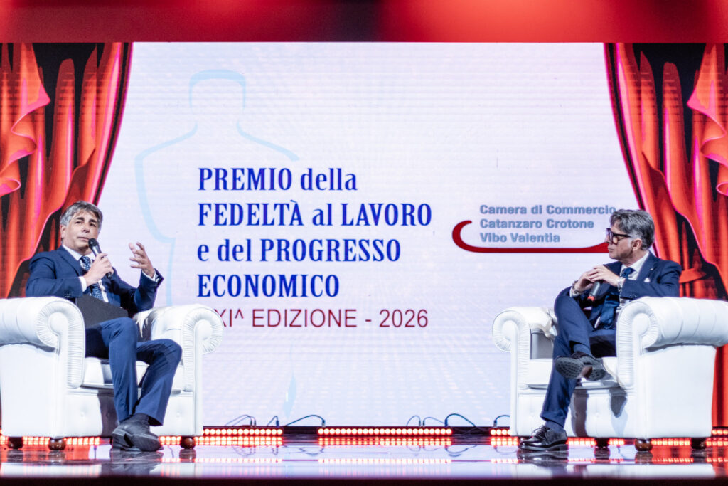 Al Politeama di Catanzaro la Camera di Commercio celebra la Fedeltà al Lavoro e il Progresso economico (VIDEO) 3 52e036fbf58d801272a54b48eecd087c