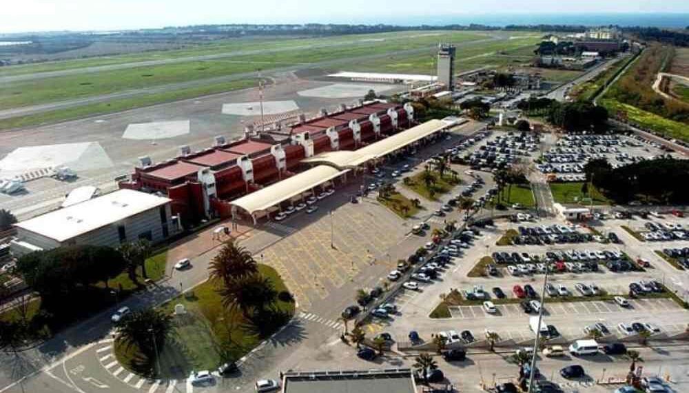 Sarebbe fuori pericolo il pilota di Canadair ferito ieri a Lamezia Terme 1 Sarebbe fuori pericolo il pilota di Canadair ferito ieri a Lamezia Terme