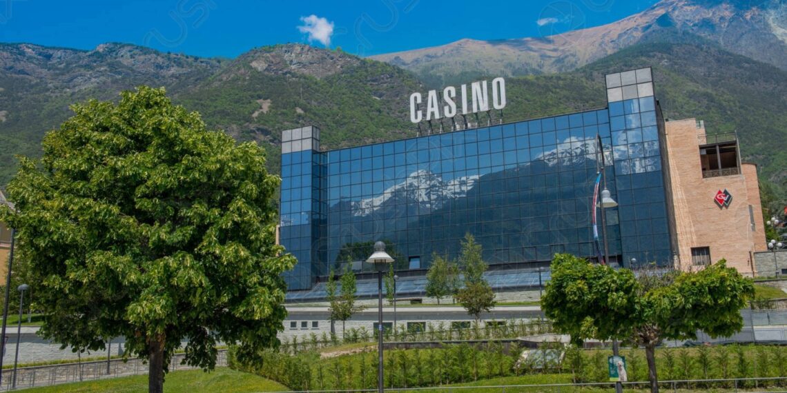 Sottoposto ad amministrazione giudiziaria il casinò di Saint Vincent (video) 1 Sottoposto ad amministrazione giudiziaria il casinò di Saint Vincent (video)