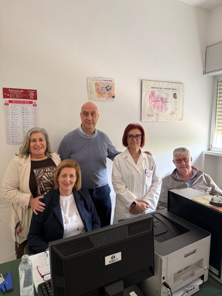 Prevenzione, Solidarietà e Cuore: grande partecipazione alla Giornata degli screening gratuiti promossa da Sole di Speranza Pizzo 10 Dott. Antonino Morabito Loprete Dott.ssaRita Maria Aracri Dott. Attilio Bartalotta Maria Antonia Bruzzano Amministrativo Infermiera Carmela Gaglioti