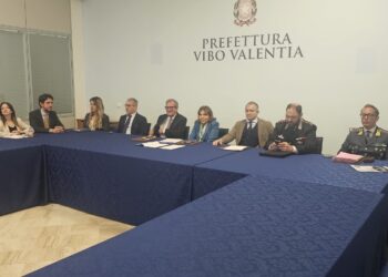 Legalità, trasparenza e controlli: in Prefettura il protocollo con 34 Comuni del vibonese