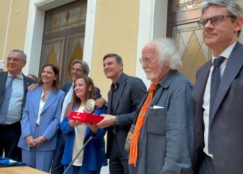Javier Zanetti a Reggio Calabria, al vice presidente dell'Inter, storica bandiera nerazzurra, il Premio Oreste Granillo (VIDEO) 1 Javier Zanetti a Reggio Calabria, al vice presidente dell’Inter, storica bandiera nerazzurra, il Premio Oreste Granillo (VIDEO)