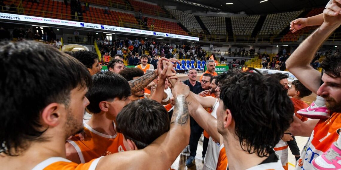 Basket play off serie B, buona la prima per la Viola Reggio Calabria (VIDEO)