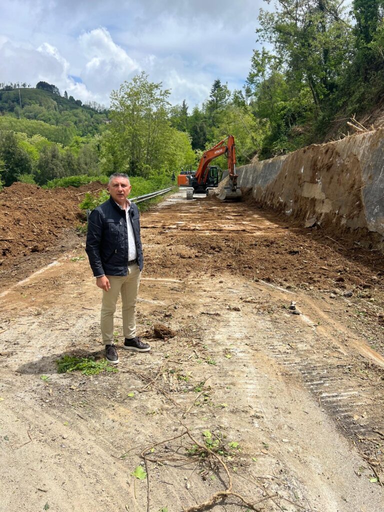 L'amministrazione provinciale avvia i primi interventi per il ripristino della percorribilità sulla S.P. 53 2 SP 53. Sopralluogo del consigliere La Caria