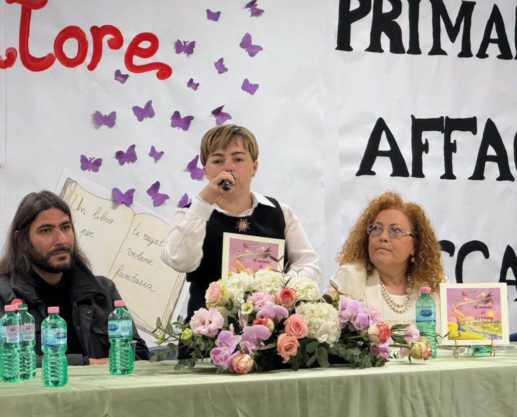 Vibo Valentia, emozione e partecipazione alla “Affaccio Buccarelli” per la presentazione de “Il Mondo di Loredana” 3 WhatsApp Image 2026 05 10 at 08.42.55 1