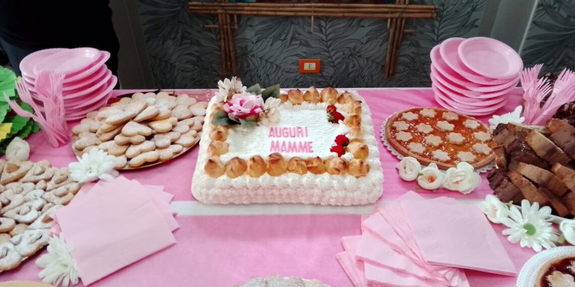 Con un'ospite speciale di 105 anni, la Casa Protetta di Cropani Marina ha fatto gli auguri a tutte le mamme 1 Con un’ospite speciale di 105 anni, la Casa Protetta di Cropani Marina ha fatto gli auguri a tutte le mamme
