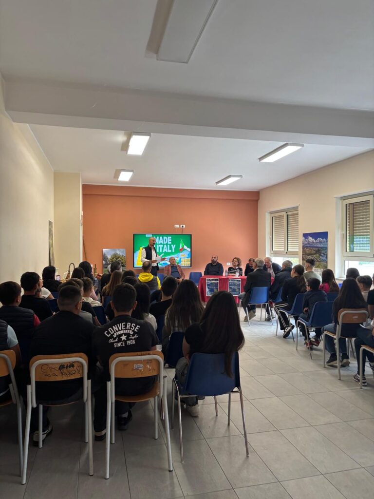 A Francica le Giornate del Made in Italy patrocinate dall'Epli con gli allievi della scuola media Barrio 3 WhatsApp Image 2026 05 17 at 16.25.52