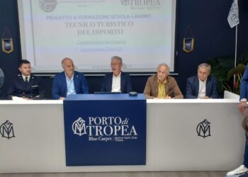 Tropea, al via il progetto di formazione scuola-lavoro che crea la figura del Tecnico Turistico del Diporto (VIDEO) 9 Tropea, al via il progetto di formazione scuola-lavoro che crea la figura del Tecnico Turistico del Diporto (VIDEO)