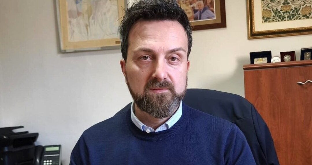 Nuova intimidazione al dirigente del Comune di Vibo Valentia Andrea Nocita: incendiata l’auto a pochi giorni dalla brutale aggressione