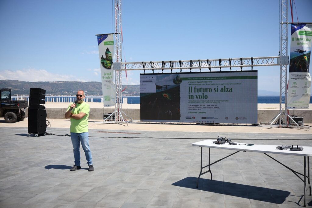 "Il futuro si alza in volo", presentati alle scuole i droni antincendio della Regione Calabria 2 WhatsApp Image 2026 05 22 at 17.42.17