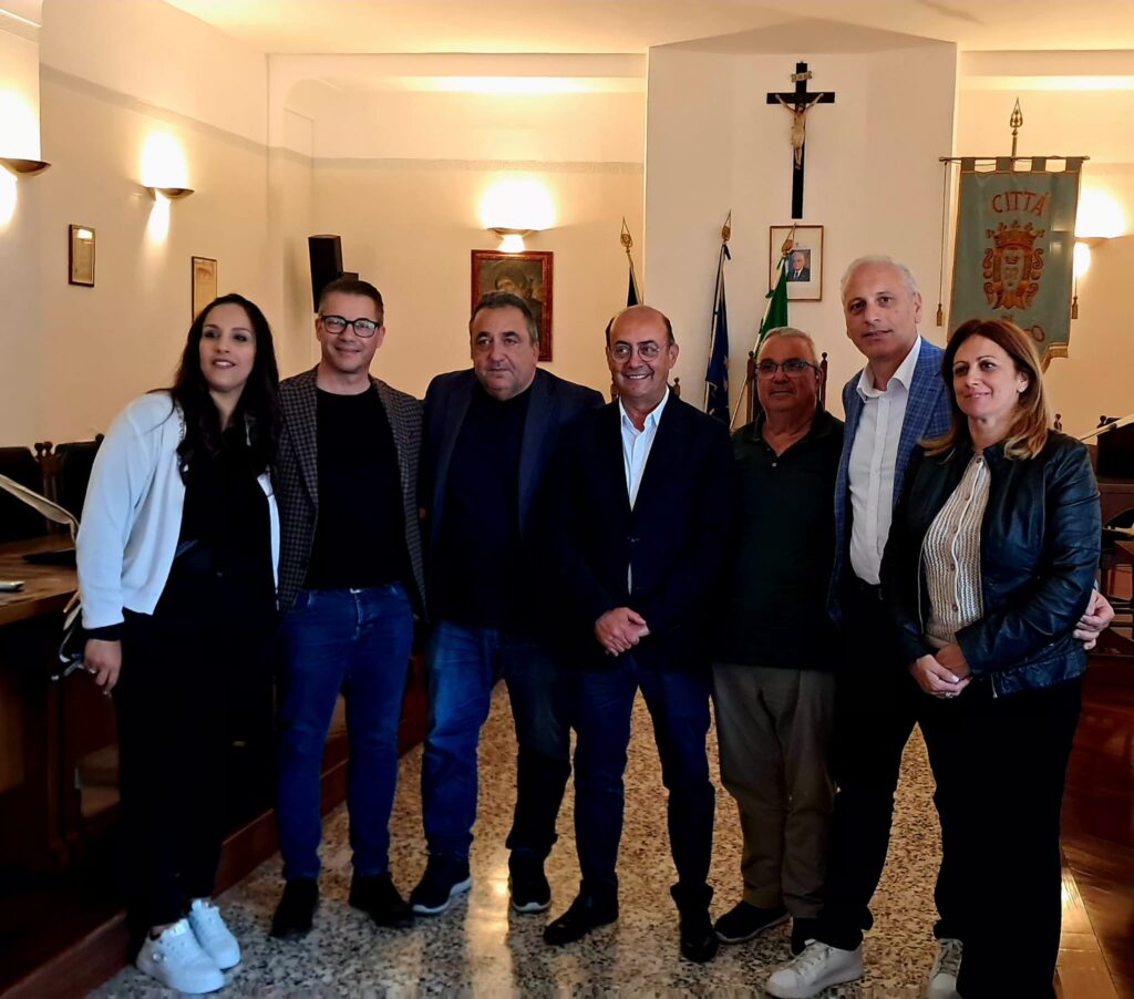 Firma del contratto per la stabilizzazione TIS, a Mileto una giornata importante 5 WhatsApp Image 2026 05 26 at 19.49.10 1
