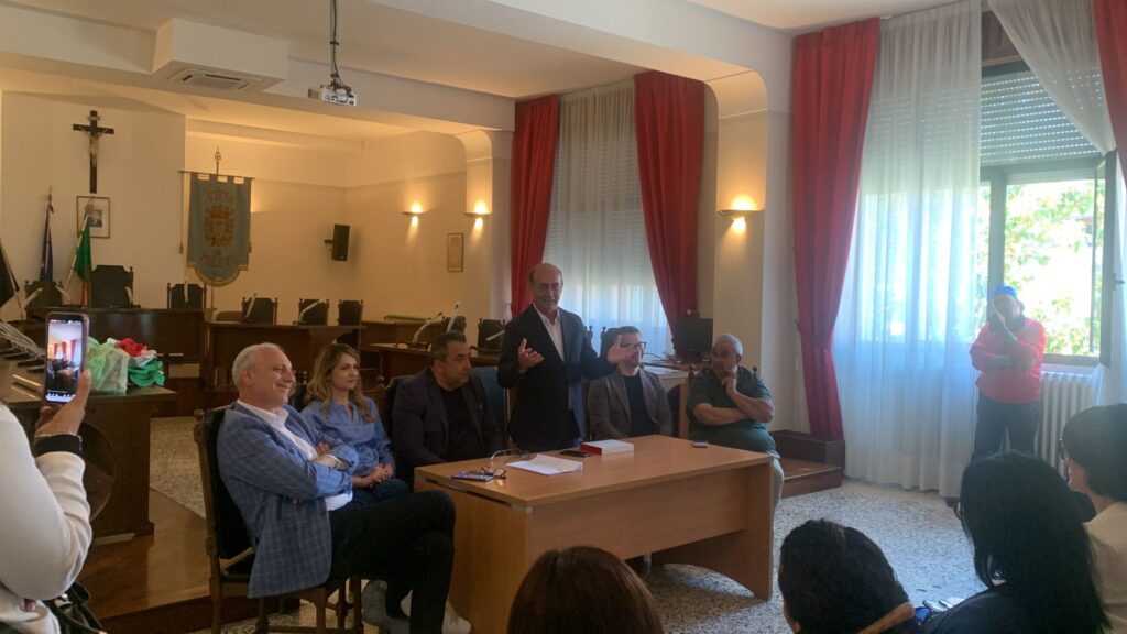 Firma del contratto per la stabilizzazione TIS, a Mileto una giornata importante 4 WhatsApp Image 2026 05 26 at 19.49.52