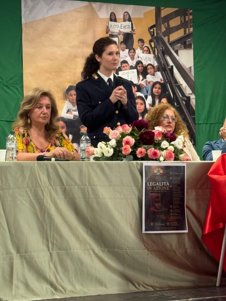 Vibo Valentia, alla Buccarelli il progetto educativo denominato "Legalità in azione" 8 WhatsApp Image 2026 05 28 at 14.32.04 3