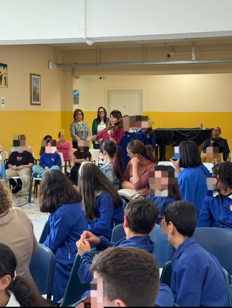 Vibo Valentia, alla Buccarelli il progetto educativo denominato "Legalità in azione" 7 WhatsApp Image 2026 05 28 at 14.32.05 1