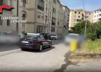 Arrestato un napoletano che tentava di truffare un'anziana donna di Catanzaro 4 Arrestato un napoletano che tentava di truffare un’anziana donna di Catanzaro