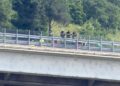 Dramma in autostrada, giovane si lancia dal viadotto di Pizzo